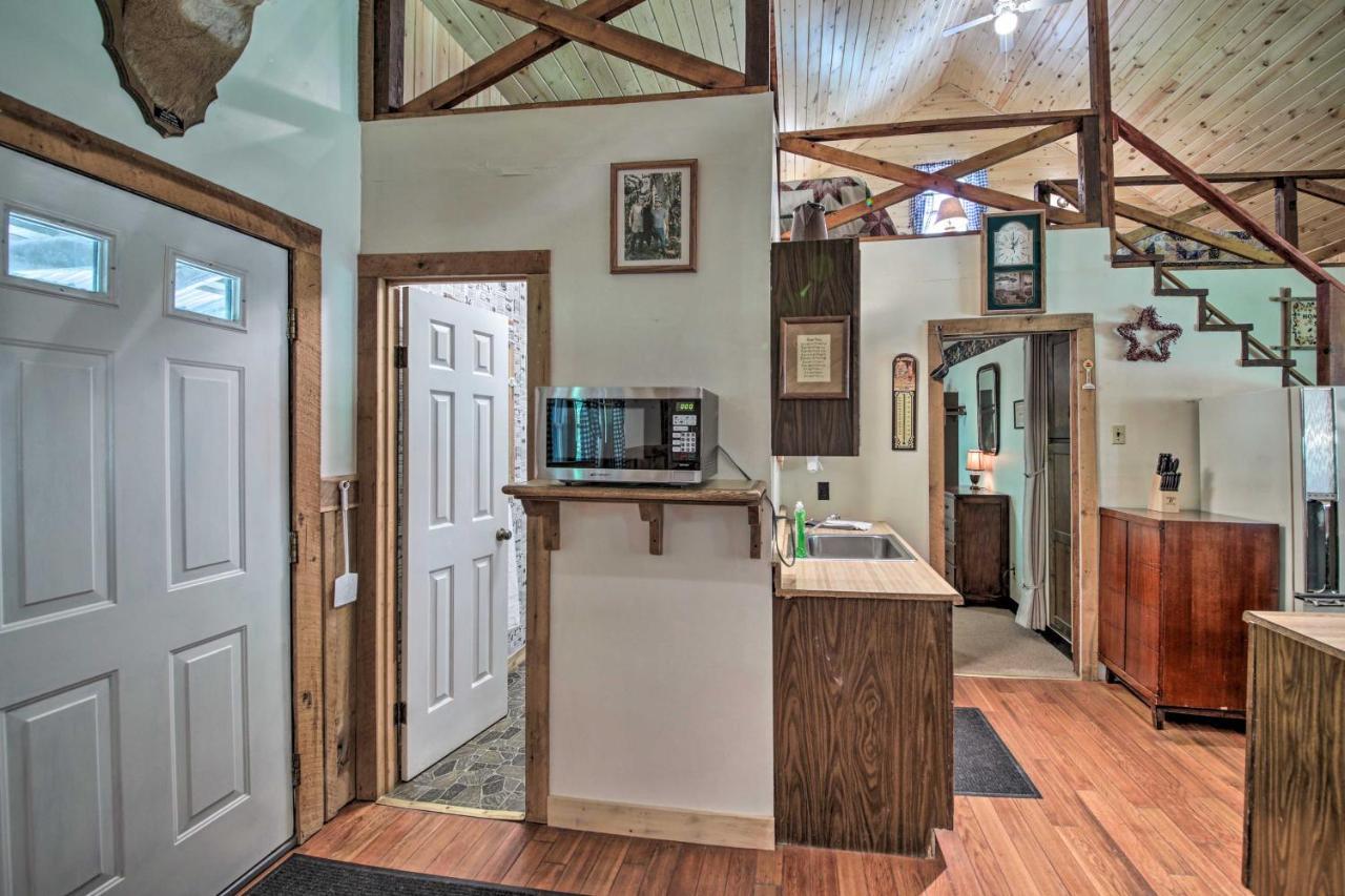 Waters Edge Retreat With Deck On Patoka Lake! Taswell 外观 照片